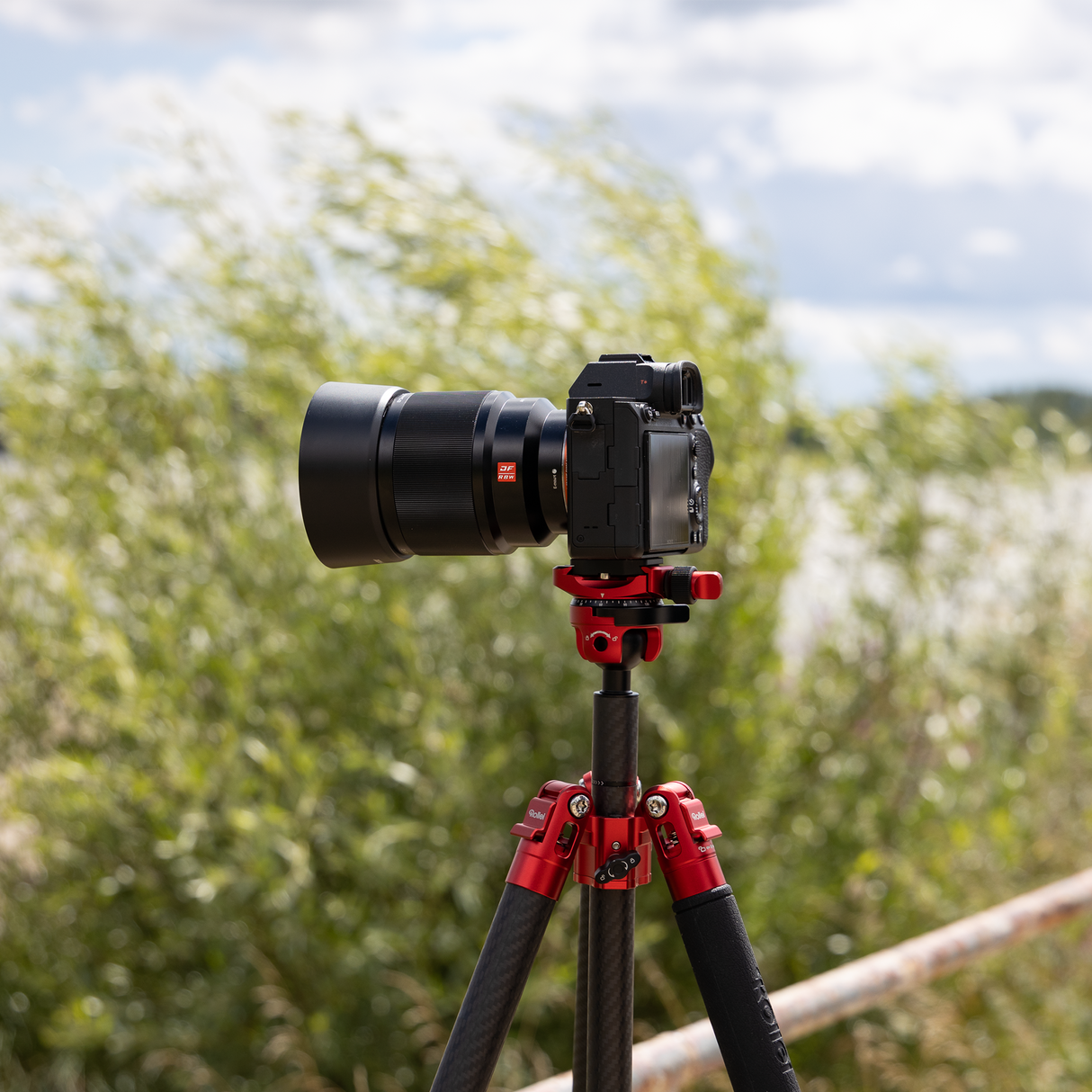 Easy Traveler Carbon Tripod